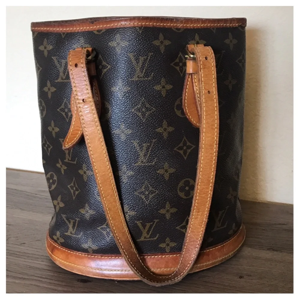 Authentic Louis Vuitton Bucket PM - Picture 1 of 4